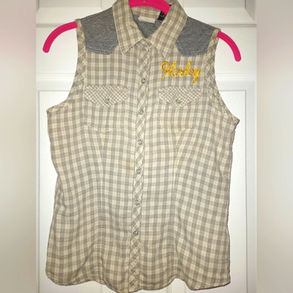 Great Used Condition Harley Davidson Women's size Small Shirt